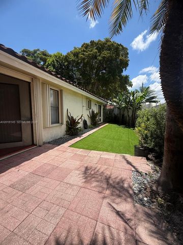 1004 San Remo Cir, Homestead, FL 33035