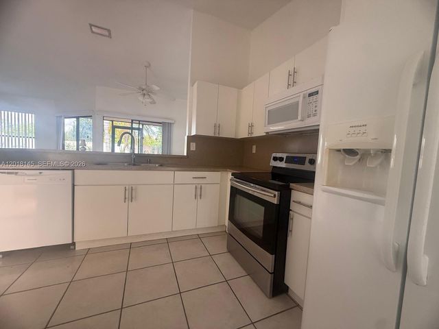 1004 San Remo Cir, Homestead, FL 33035