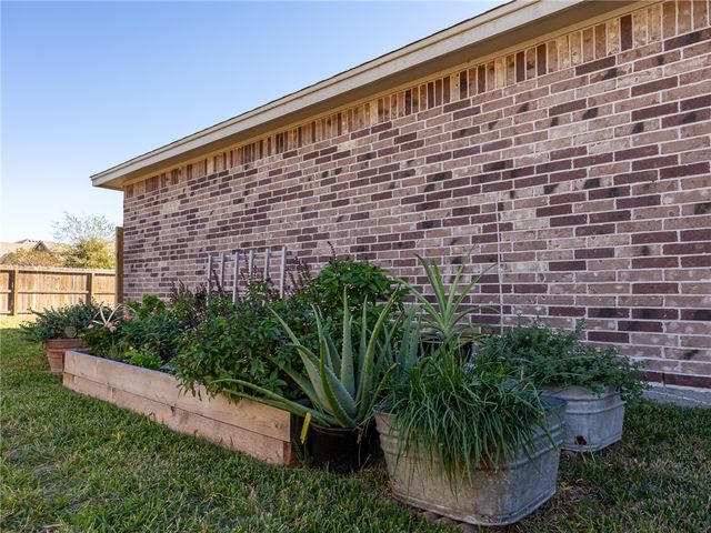 7938 Rancho Vista Blvd E, Corpus Christi, TX 78414