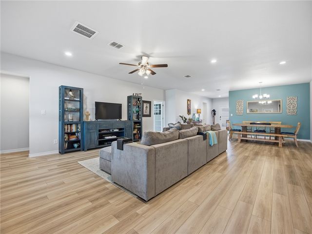 7938 Rancho Vista Blvd E, Corpus Christi, TX 78414