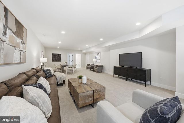 508 MERIDIAN ST, Falls Church, VA 22046