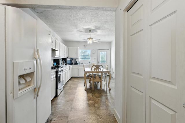 619 10th Street, Hempstead, TX 77445