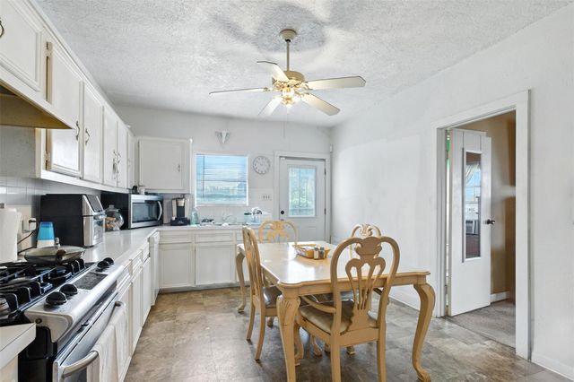 619 10th Street, Hempstead, TX 77445