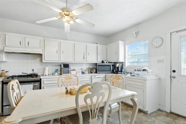 619 10th Street, Hempstead, TX 77445