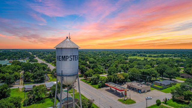 619 10th Street, Hempstead, TX 77445