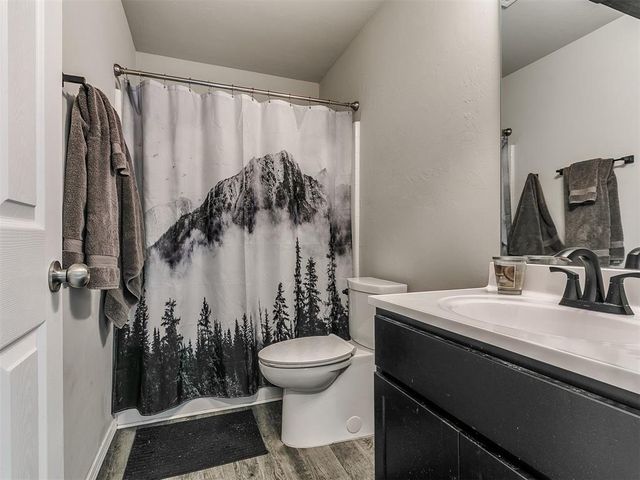 10144 Wimbledon Court, Nichols Hills, OK 73120