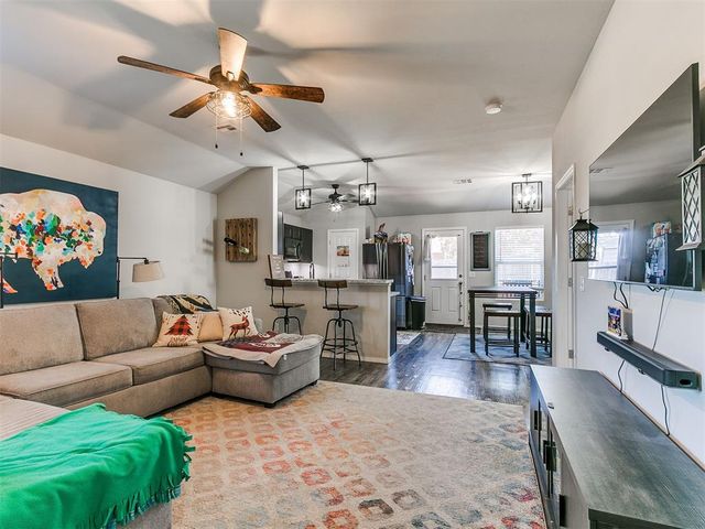 10144 Wimbledon Court, Nichols Hills, OK 73120