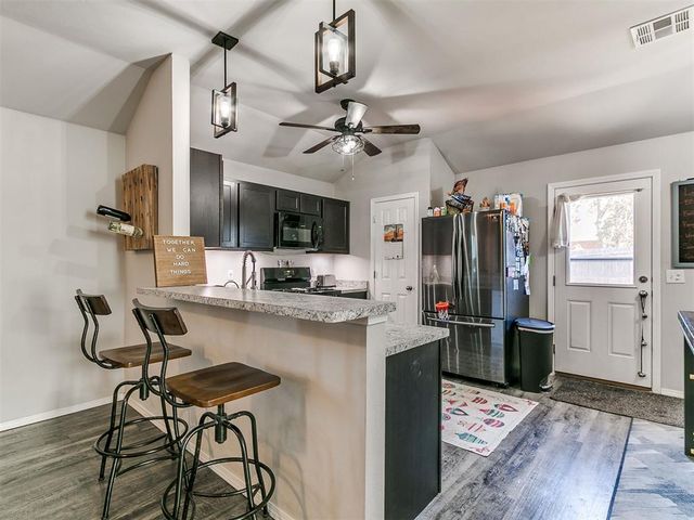 10144 Wimbledon Court, Nichols Hills, OK 73120