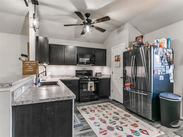 10144 Wimbledon Court, Nichols Hills, OK 73120