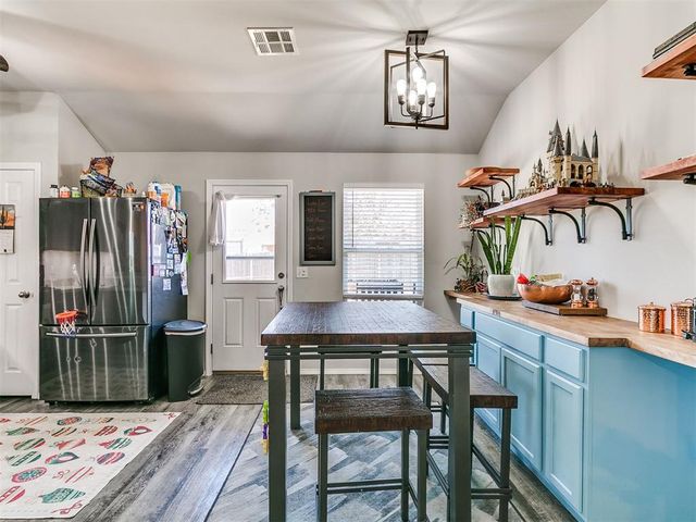 10144 Wimbledon Court, Nichols Hills, OK 73120