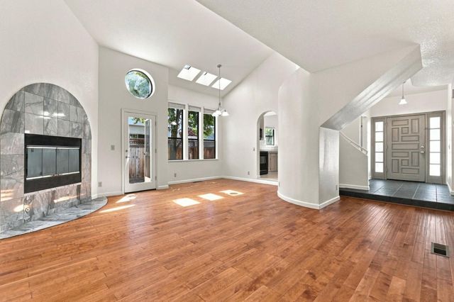 452 W Sunnyoaks Avenue, Campbell, CA 95008