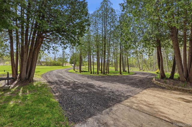 1615 N Five Lakes Road, Mayfield Township, MI 48412