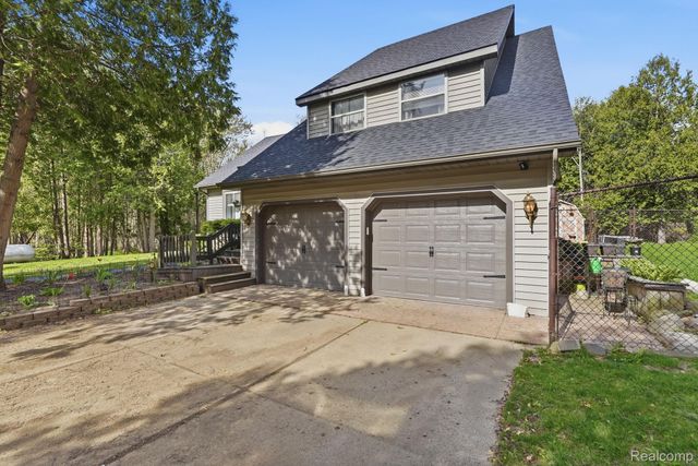 1615 N Five Lakes Road, Mayfield Township, MI 48412