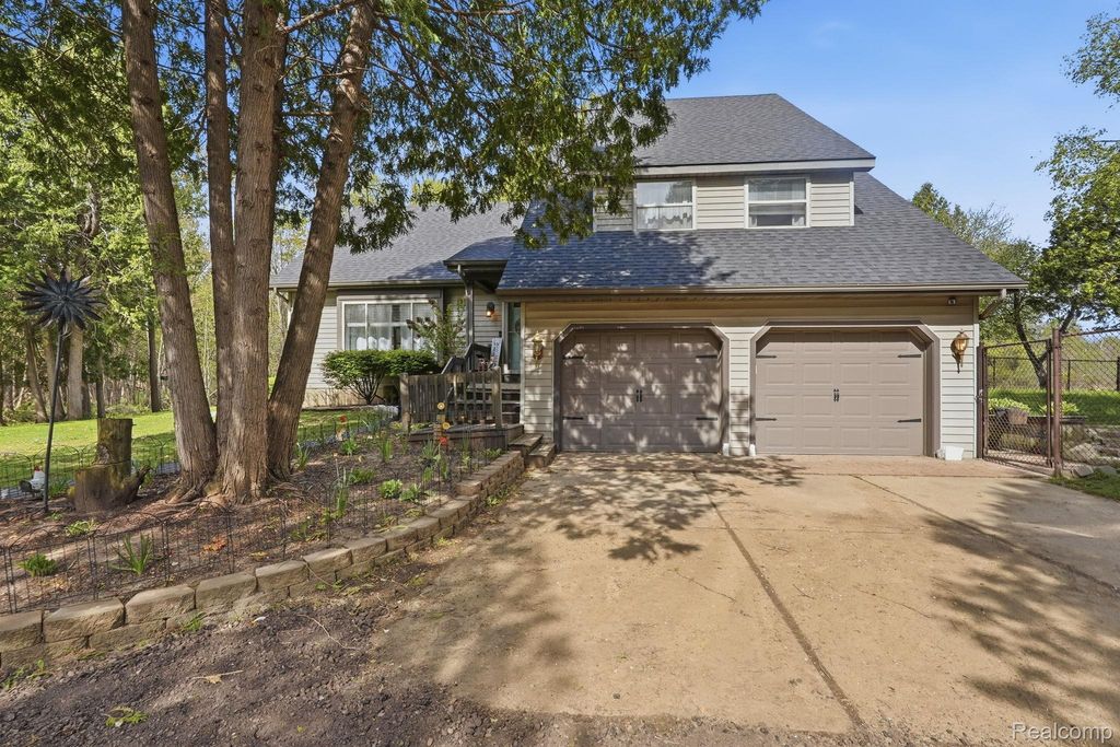 1615 N Five Lakes Road, Mayfield Township, MI 48412
