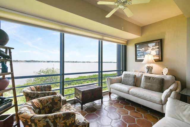 2536 NW Seagrass Drive 2a, Palm City, FL 34990