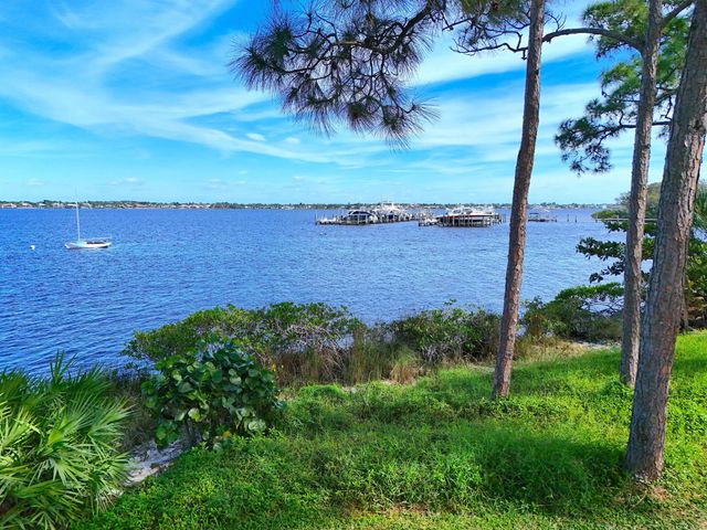 2536 NW Seagrass Drive 2a, Palm City, FL 34990