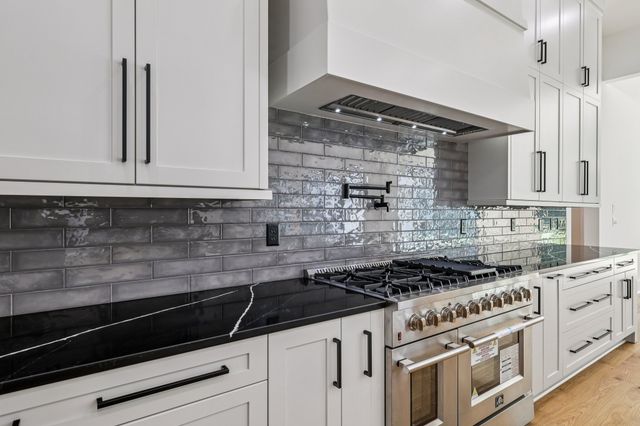 5205 Williamsburg Rd, Brentwood, TN 37027