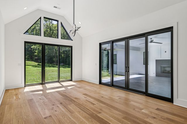 5205 Williamsburg Rd, Brentwood, TN 37027