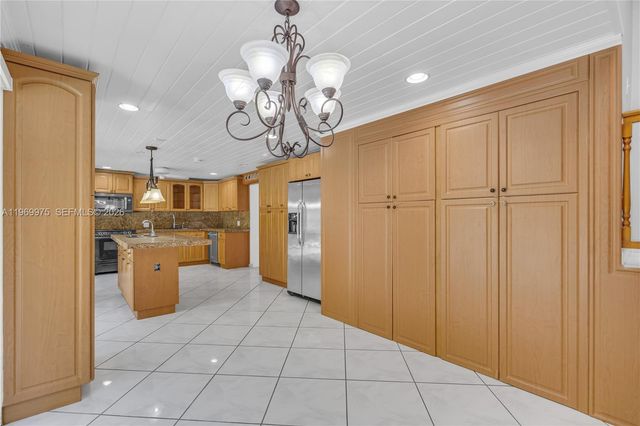 7941 SW 18th Ter, Miami, FL 33155