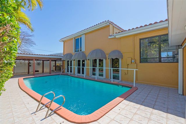 7941 SW 18th Ter, Miami, FL 33155