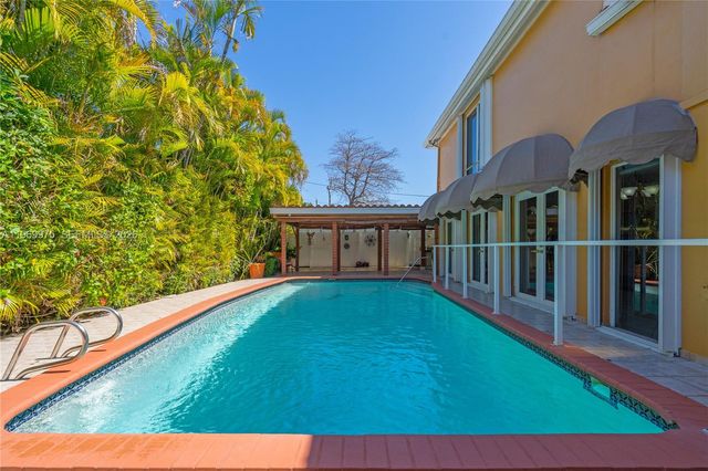 7941 SW 18th Ter, Miami, FL 33155