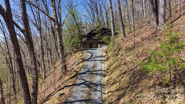 1837 E Alarka Road, Bryson City, NC 28713