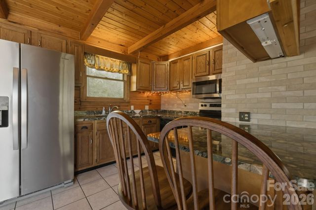 1837 E Alarka Road, Bryson City, NC 28713