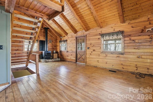 1837 E Alarka Road, Bryson City, NC 28713