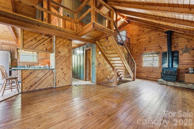 1837 E Alarka Road, Bryson City, NC 28713
