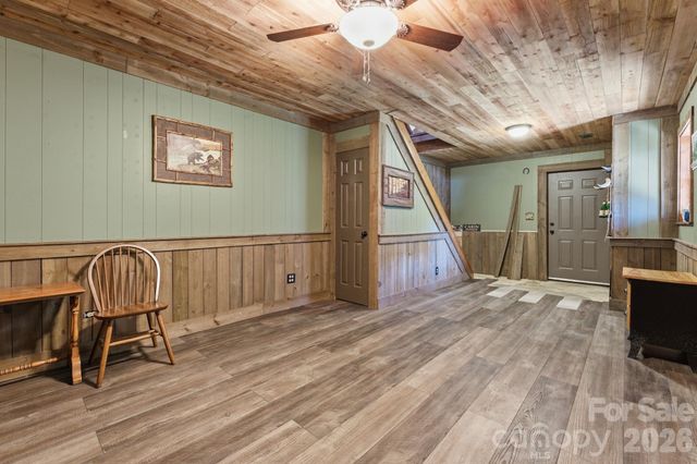 1837 E Alarka Road, Bryson City, NC 28713