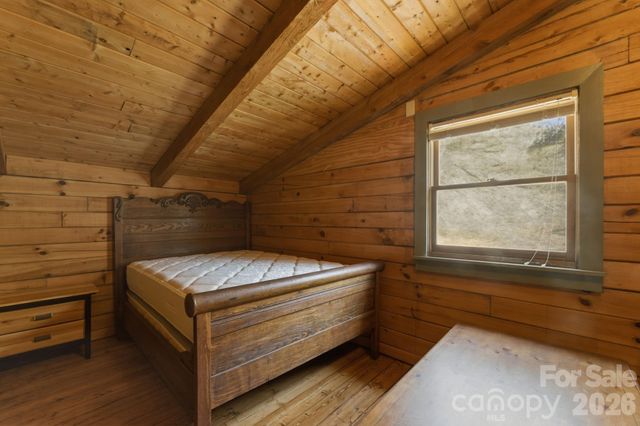 1837 E Alarka Road, Bryson City, NC 28713