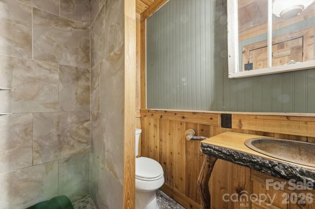 1837 E Alarka Road, Bryson City, NC 28713