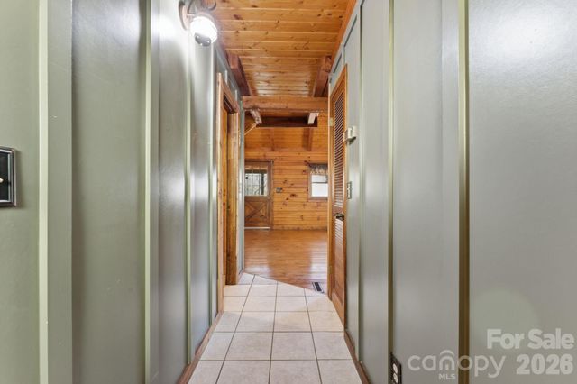 1837 E Alarka Road, Bryson City, NC 28713