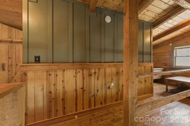1837 E Alarka Road, Bryson City, NC 28713