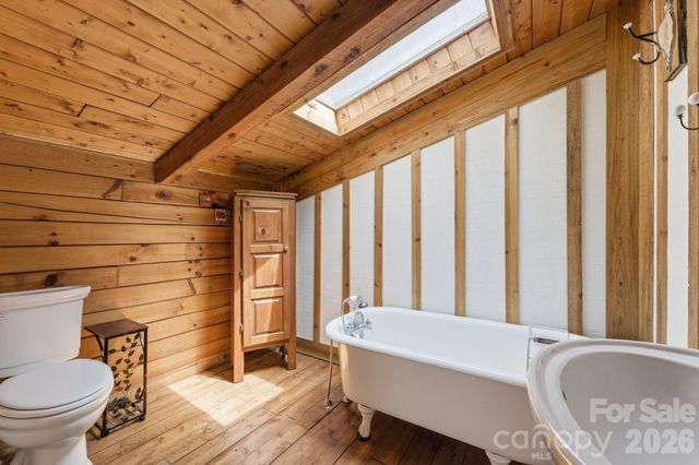 1837 E Alarka Road, Bryson City, NC 28713