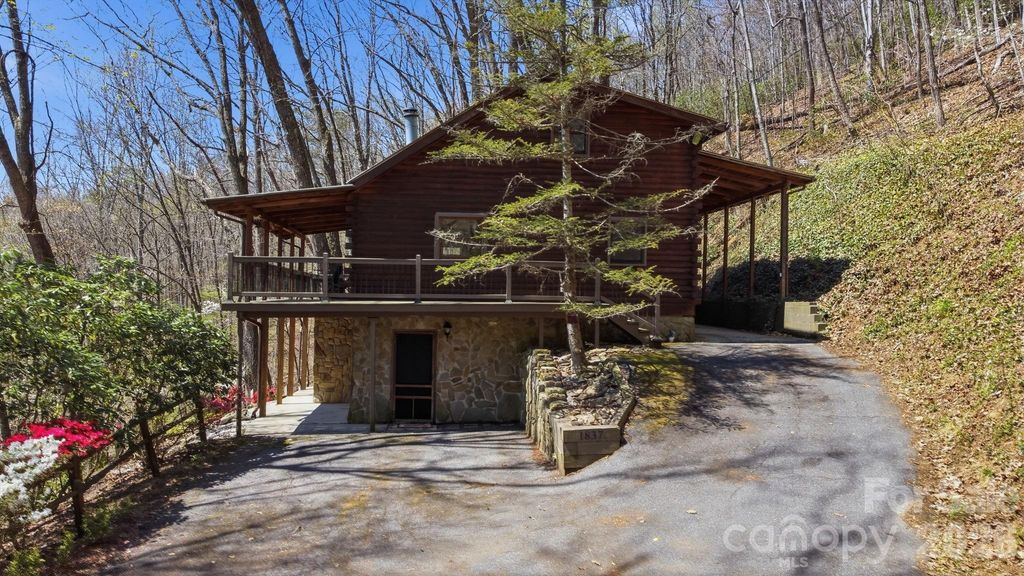 1837 E Alarka Road, Bryson City, NC 28713