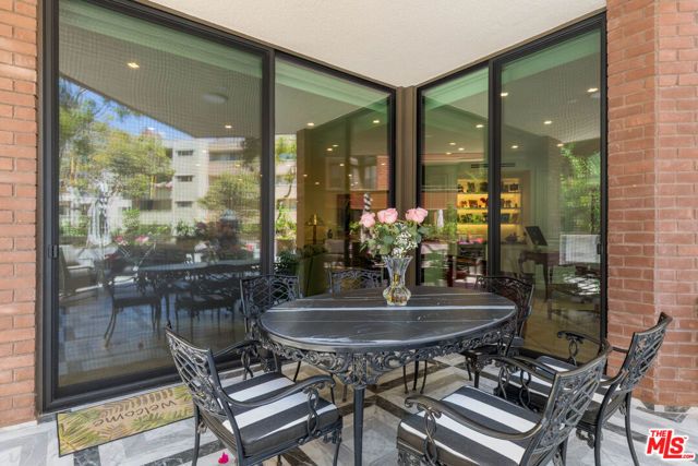 300 N Swall Drive 158, Beverly Hills, CA 90211