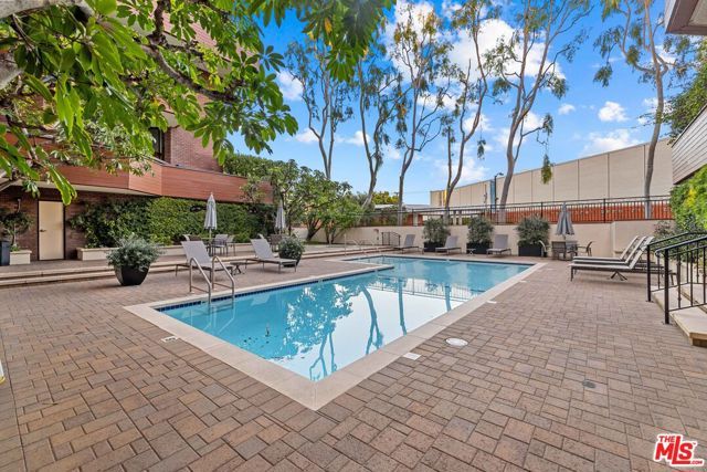 300 N Swall Drive 158, Beverly Hills, CA 90211