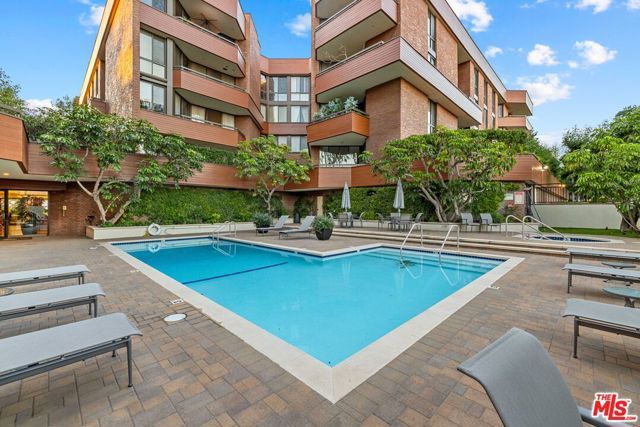 300 N Swall Drive 158, Beverly Hills, CA 90211