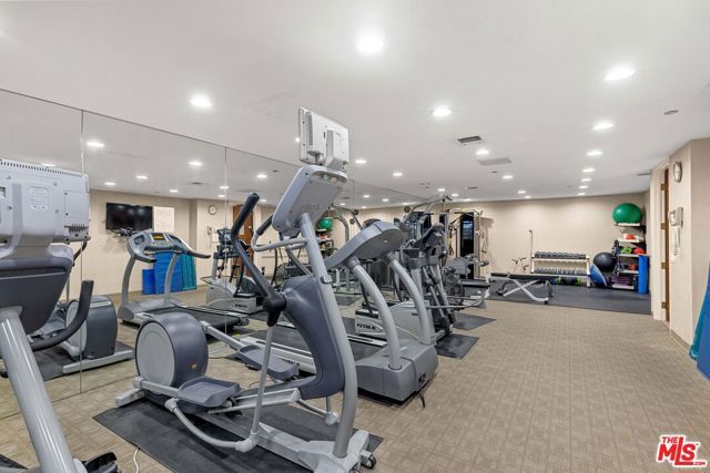 300 N Swall Drive 158, Beverly Hills, CA 90211