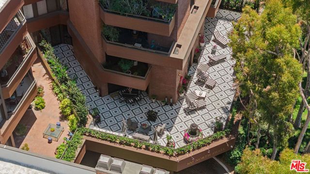 300 N Swall Drive 158, Beverly Hills, CA 90211