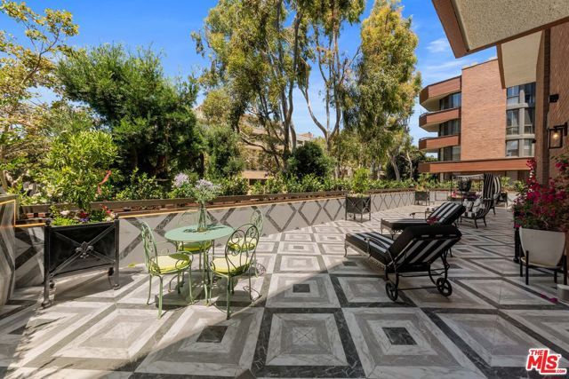300 N Swall Drive 158, Beverly Hills, CA 90211