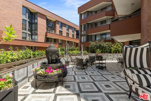 300 N Swall Drive 158, Beverly Hills, CA 90211