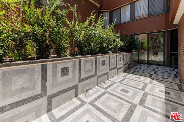 300 N Swall Drive 158, Beverly Hills, CA 90211
