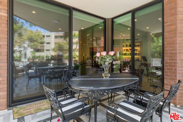 300 N Swall Drive 158, Beverly Hills, CA 90211