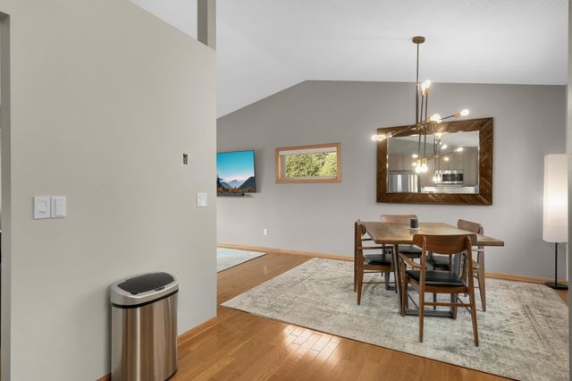 827 114th Avenue NE, Blaine, MN 55434