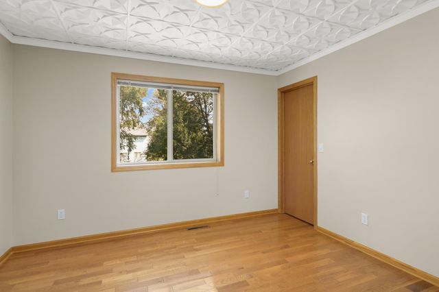 827 114th Avenue NE, Blaine, MN 55434