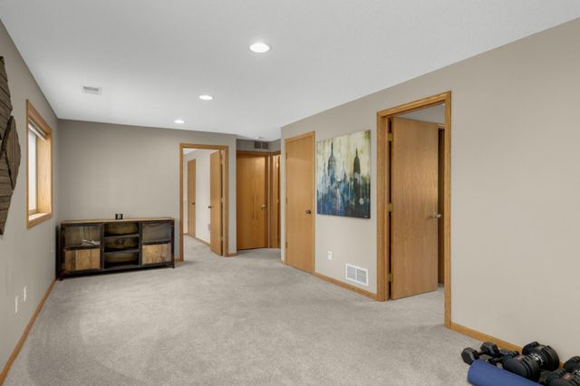 827 114th Avenue NE, Blaine, MN 55434