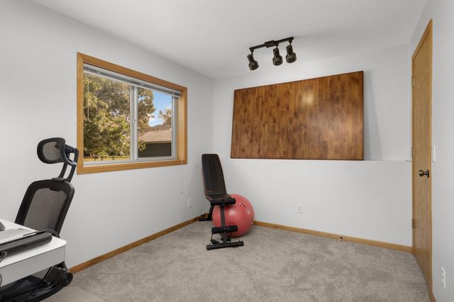 827 114th Avenue NE, Blaine, MN 55434