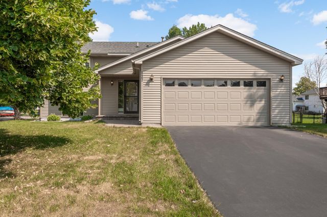 827 114th Avenue NE, Blaine, MN 55434